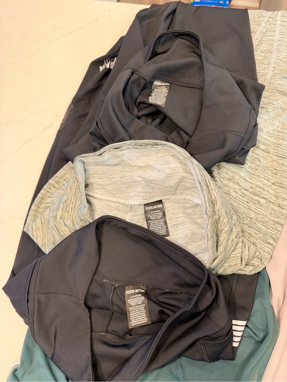 Victoria Secret PINK 🩷 leggings (5) gently used smoke free home ships same day - Picture 5 of 5